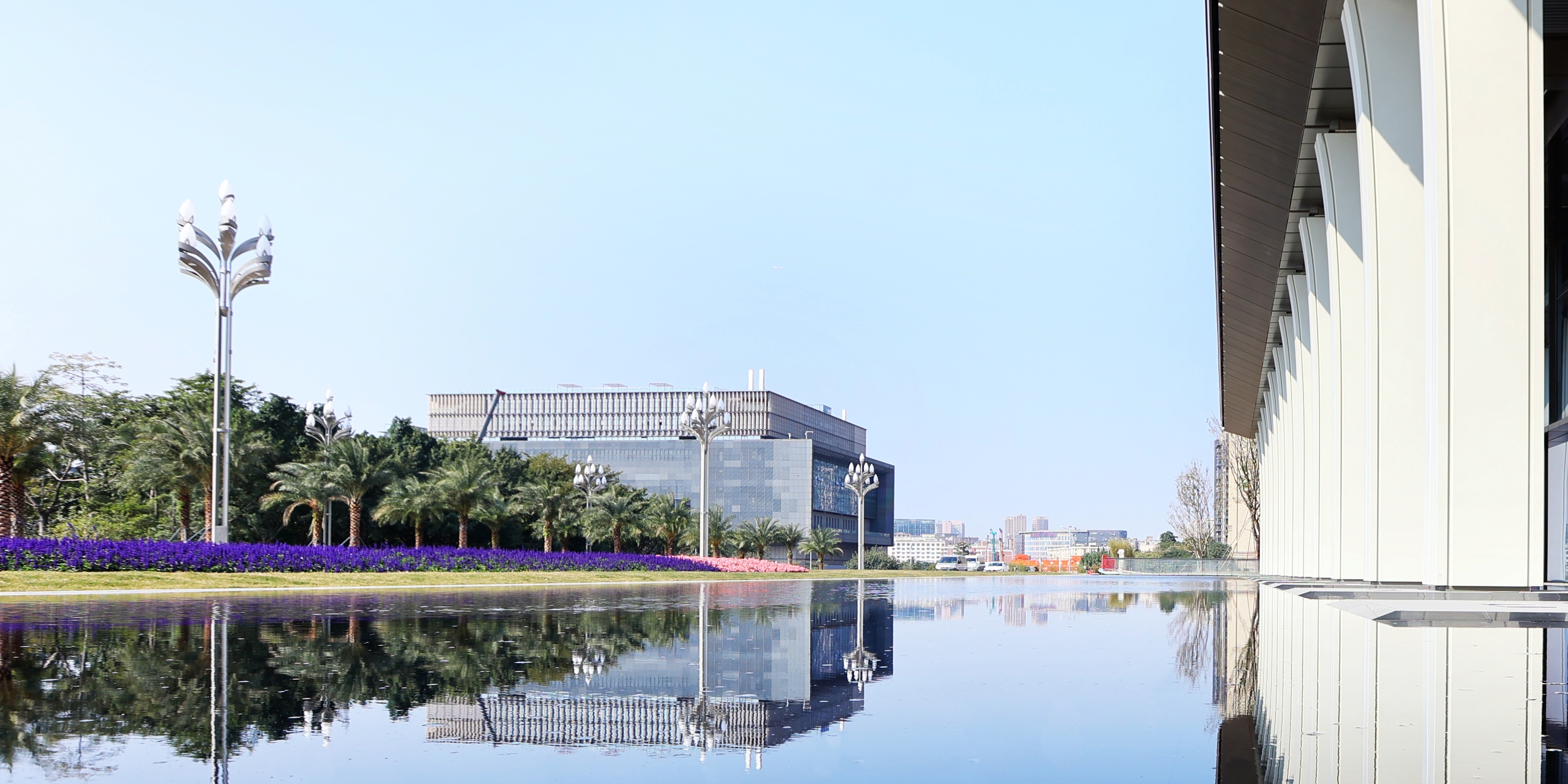 廣州首批！玉蘭燈點亮廣州白云國際會議中心天際線